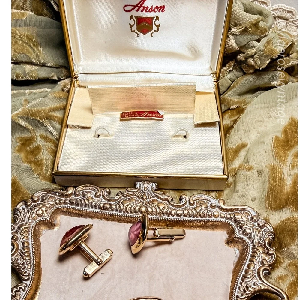 Anson‎ Gold and Pink Tie Clip with Cufflinks